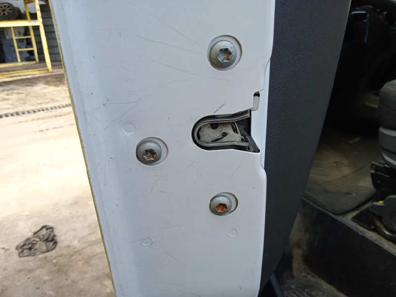 CERRADURA PUERTA DELANTERA IZQUIERDA