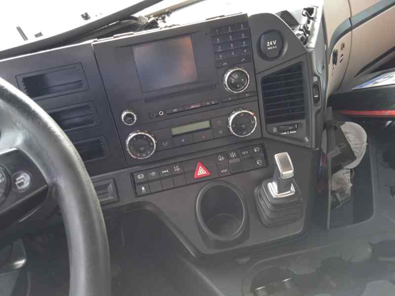 MERCEDES ACTROS BM 963.XXX 3-ACHSER 25XX 6x2 OM470 Fahrgestell L BigSpace   |   06.12 - 12.19 foto 6