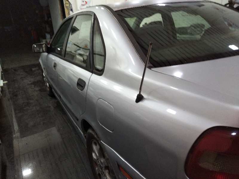 VOLVO S40 BERLINA (1995-2005) 1.9 D+ (85kW) foto 6