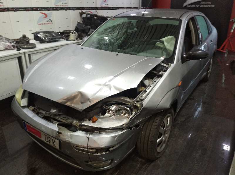 FORD FOCUS BERLINA (CAK) Ghia   |   08.98 - 12.04 foto 5