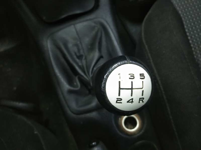 PEUGEOT 206 BERLINA Look   |   10.04 - 12.05 foto 9