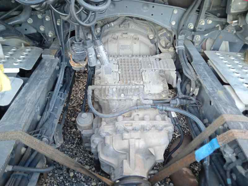 RENAULT MAGNUM AB 2005 Cabina adel.tractor semirr. GV     4X2    4XX.18 Gran espacio   |   04.05 - 12.06 foto 6