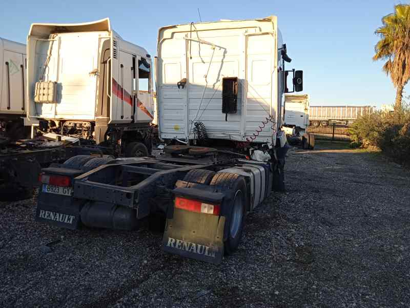 RENAULT MAGNUM AB 2005 Cabina adel.tractor semirr. GV     4X2    4XX.18 Gran espacio   |   04.05 - 12.06 foto 9