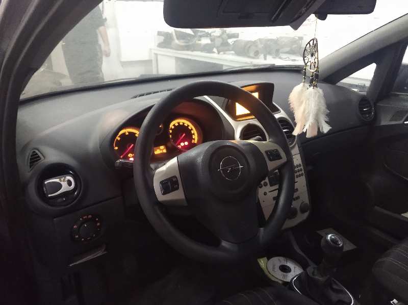 OPEL CORSA D "111 Years"   |   01.10 - 12.10 foto 10