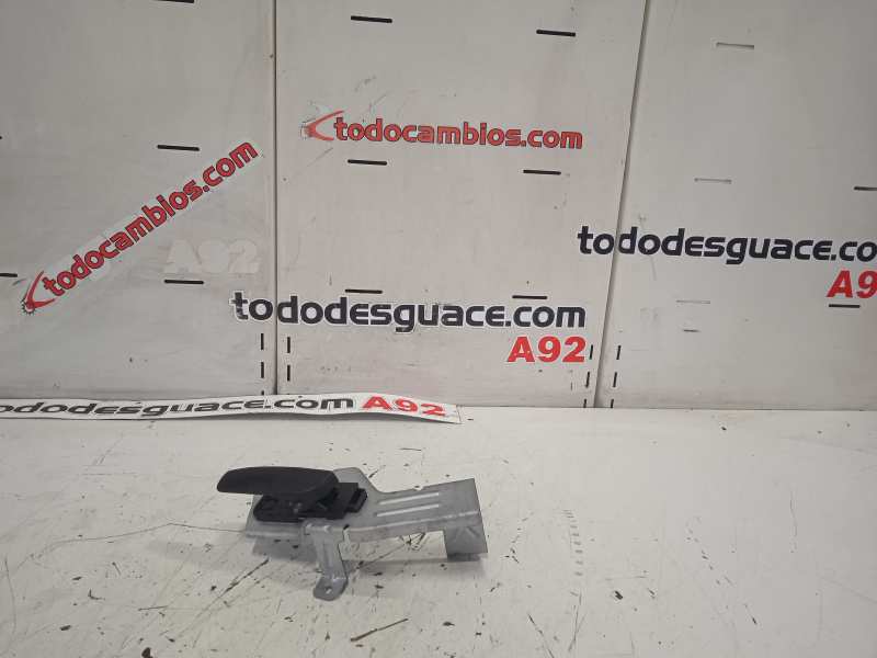 MANETA INTERIOR DELANTERA DERECHA