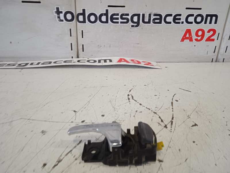 MANETA INTERIOR TRASERA IZQUIERDA NISSAN TERRANO/TERRANO.II (R20) Aventura   |   12.97 - 12.04