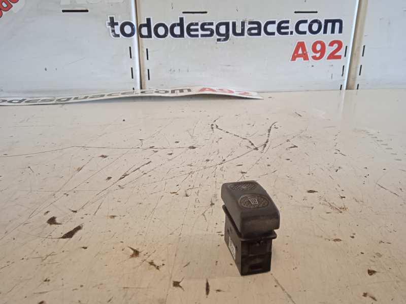 INTERRUPTOR ESPEJOS CALEFACTABLE IVECO STRALIS (AS) *   |   0.02 - 0.13