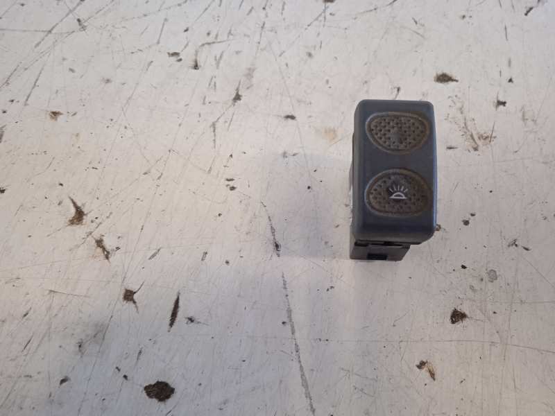 INTERRUPTOR LUZ INTERIOR IVECO STRALIS (AS) *   |   0.02 - 0.13