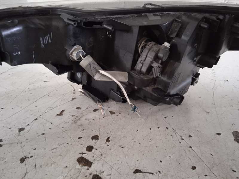 FARO DERECHO TOYOTA AVENSIS Advance   |   02.15 - 12.18