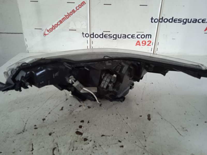 FARO DERECHO TOYOTA AVENSIS Advance   |   02.15 - 12.18