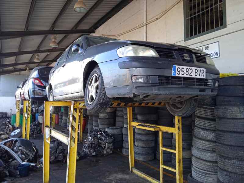 SEAT CORDOBA BERLINA (6K2) Stella Motor 1,9 Ltr. - 66 kW TDI foto 2