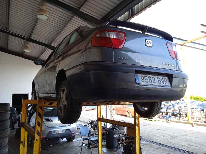SEAT CORDOBA BERLINA (6K2) Stella Motor 1,9 Ltr. - 66 kW TDI foto 4