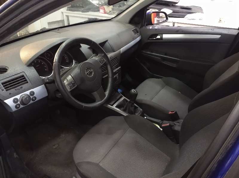 OPEL ASTRA H BER. Cosmo   |   0.06 - ... foto 10