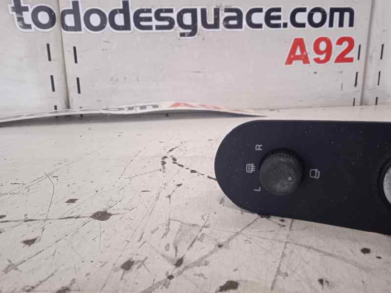 MANDO RETROVISOR SEAT LEON (1P1) *   |   0.05 - ...