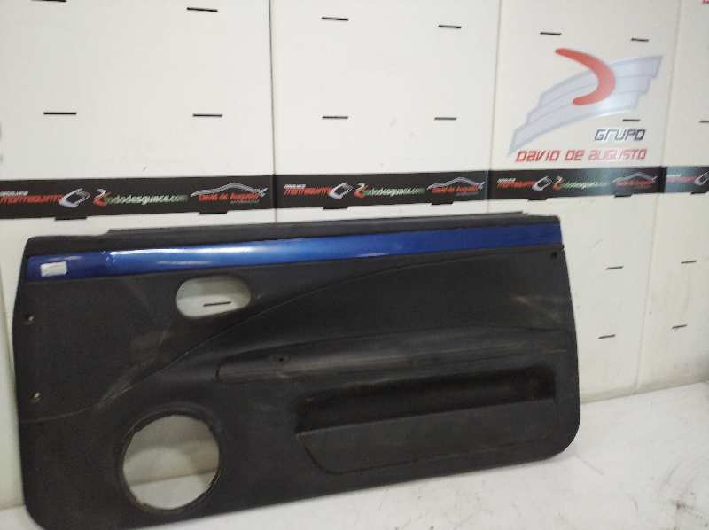 GUARNECIDO PUERTA DELANTERA DERECHA
