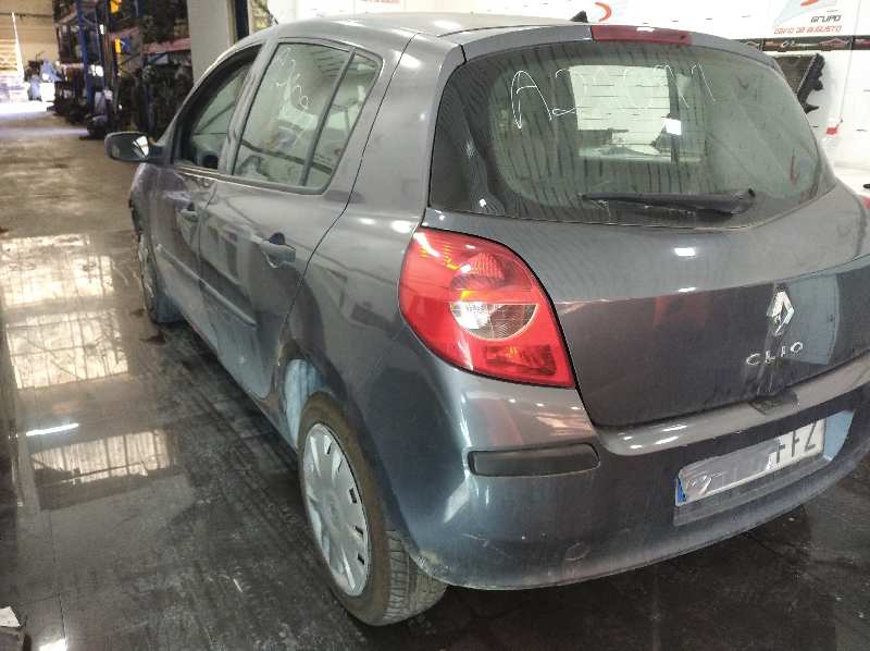 RENAULT CLIO III 20 Aniversario   |   03.10 - 12.11 foto 6