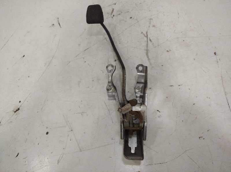 PEDAL EMBRAGUE TOYOTA AVENSIS Advance   |   02.15 - 12.18