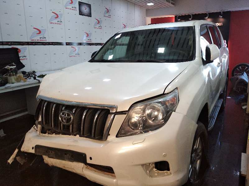 TOYOTA LAND CRUISER (J15) Premium   |   10.09 - 12.10 foto 2