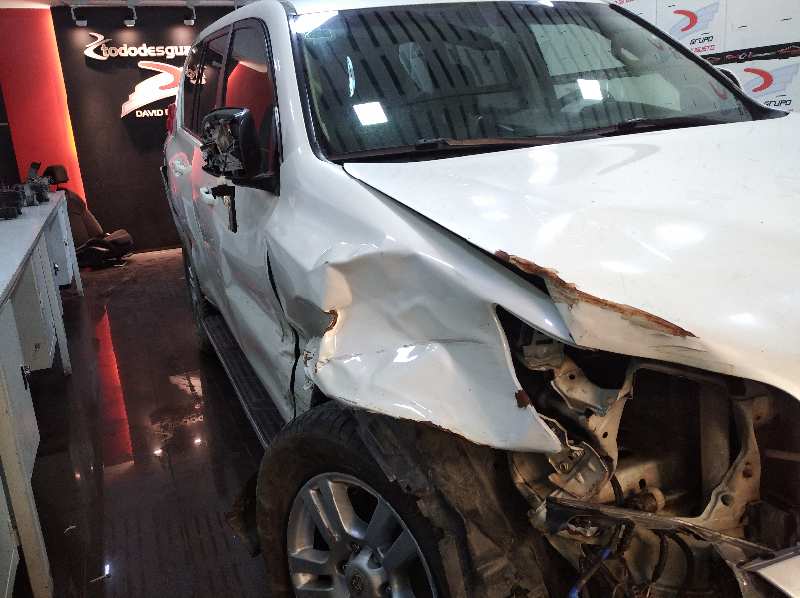 TOYOTA LAND CRUISER (J15) Premium   |   10.09 - 12.10 foto 3