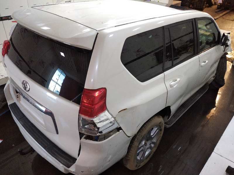 TOYOTA LAND CRUISER (J15) Premium   |   10.09 - 12.10 foto 4