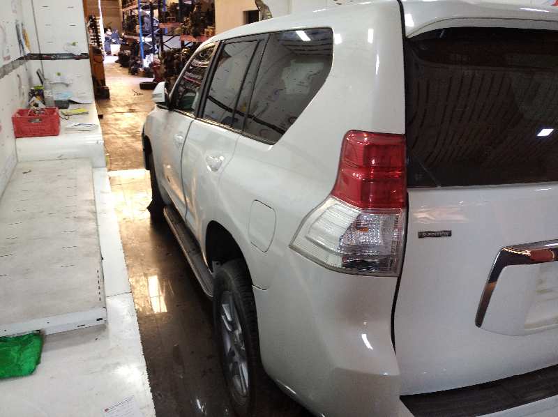 TOYOTA LAND CRUISER (J15) Premium   |   10.09 - 12.10 foto 9