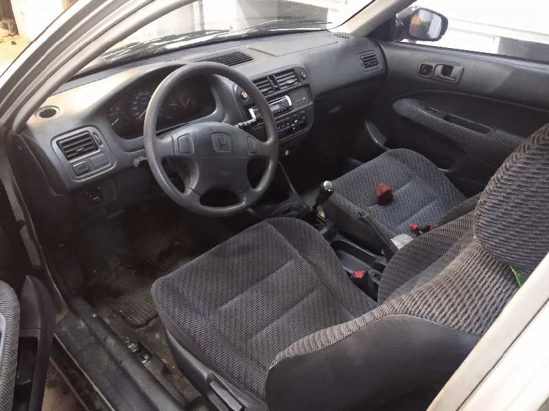 HONDA CIVIC BERLINA 3/4 (EJ/EK) 1.4 S 3 Berlina (EJ9)   |   09.95 - 12.00 foto 9