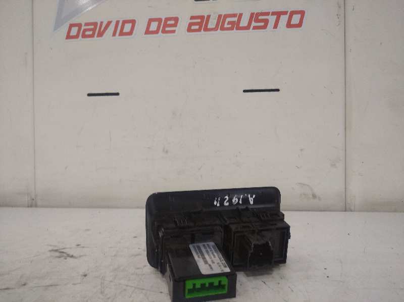 MANDO REGULACION FARO JAGUAR XE Portfolio   |   10.14 - 12.18