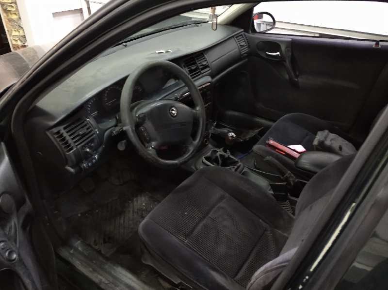 OPEL VECTRA B BERLINA Elegance   |   08.00 - 12.02 foto 7