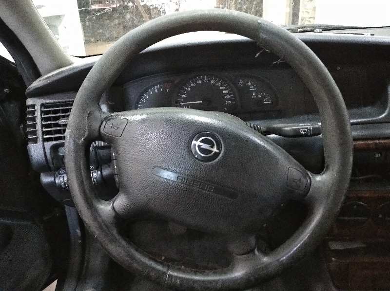 OPEL VECTRA B BERLINA Elegance   |   08.00 - 12.02 foto 9