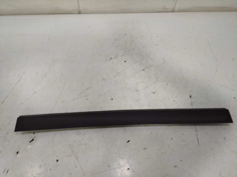 MOLDURAS TRASERAS VOLKSWAGEN GOLF VII LIM. (5G1) R 4Motion BlueMotion Tech.   |   01.15 - 12.17