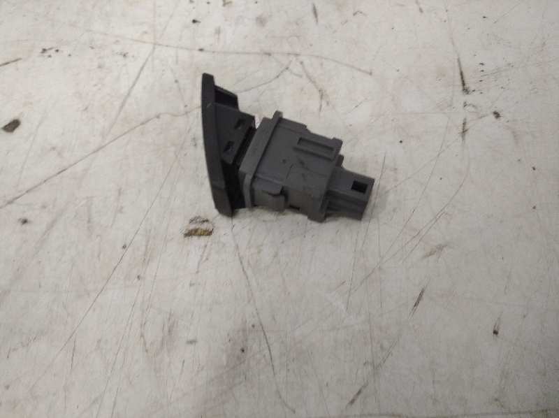 INTERRUPTOR WARNING TOYOTA AVENSIS Advance   |   02.15 - 12.18