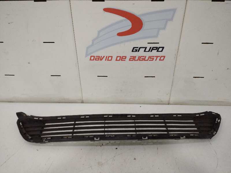 REJILLA PARAGOLPES DELANTERO