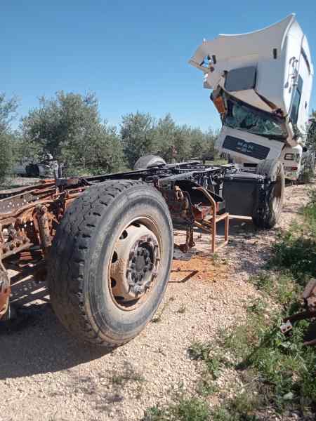MERCEDES ACTROS BM 963.XXX 3-ACHSER 25XX 6x2 OM473 SZM L BigSpace   |   05.13 - ... foto 3