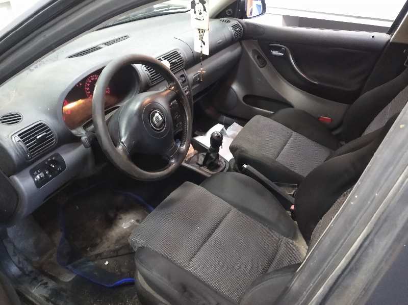 SEAT LEON (1M1) Signo Motor 1,9 Ltr. - 66 kW TDI foto 8