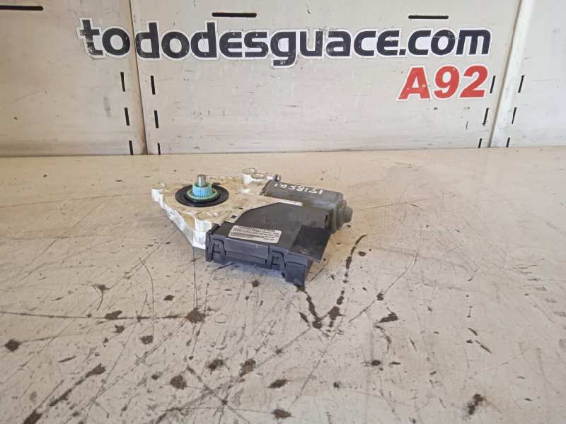 MOTOR ELEVALUNAS DELANTERO IZQUIERDO VOLKSWAGEN PASSAT VARIANT (3C5) Advance   |   08.05 - 12.09