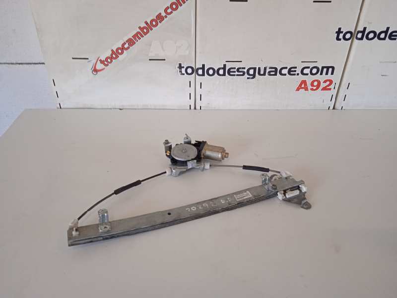 ELEVALUNAS DELANTERO DERECHO NISSAN X-TRAIL (T30) *   |   0.01 - 0.07