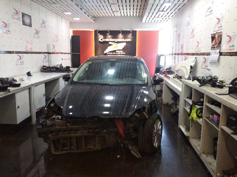 FORD FOCUS LIM. (CB8) Titanium   |   07.10 - 12.15