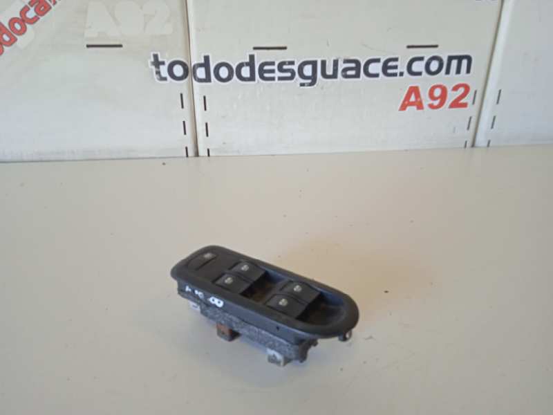 MANDO ELEVALUNAS DELANTERO IZQUIERDO RENAULT SCENIC II Confort Authentique