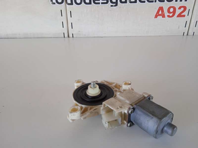 MOTOR ELEVALUNAS DELANTERO DERECHO MERCEDES CLASE C (W204) BERLINA C 200 CDI BlueEfficiency (204.001)   |   10.09 - 12.11