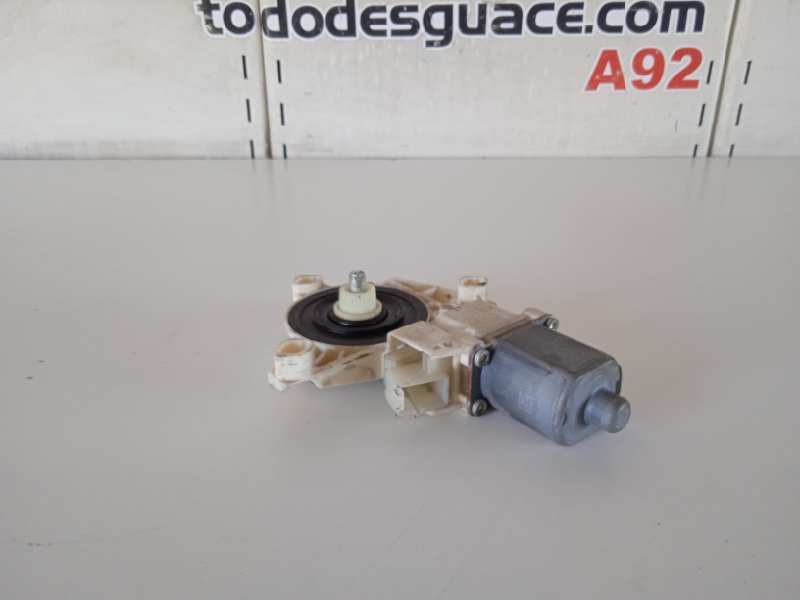 MOTOR ELEVALUNAS DELANTERO DERECHO MERCEDES CLASE C (W204) BERLINA C 200 CDI BlueEfficiency (204.001)   |   10.09 - 12.11