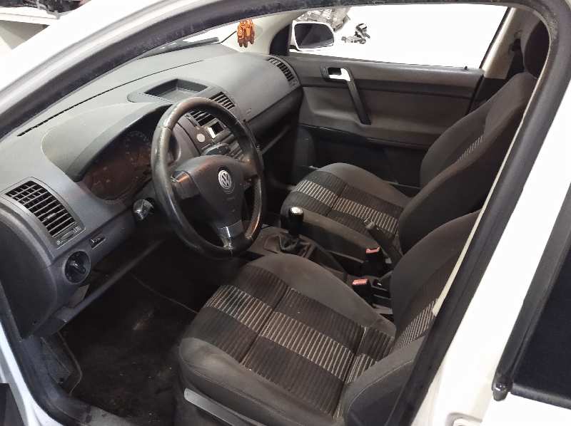 VOLKSWAGEN POLO (9N3) CrossPolo   |   02.06 - 12.09 foto 8