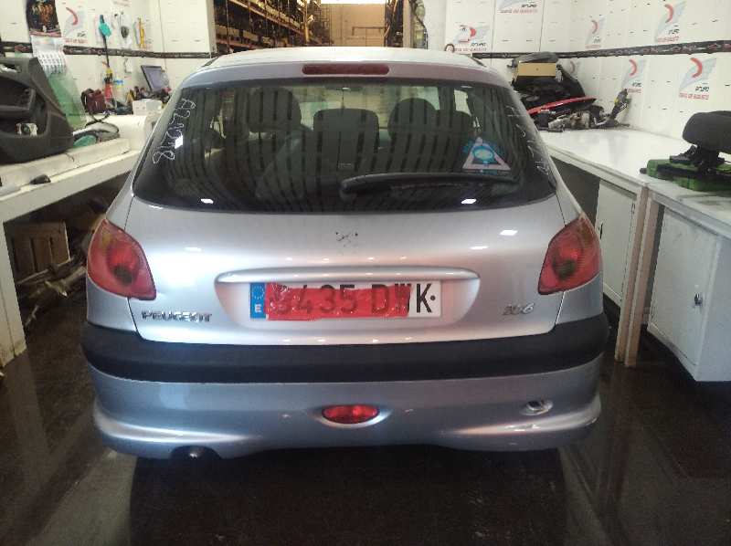 PEUGEOT 206 BERLINA X-Line   |   10.02 - 12.06 foto 3