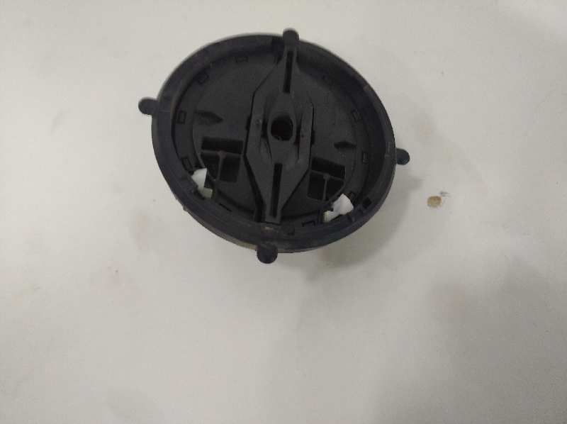 SOPORTE RETROVISOR DERECHO