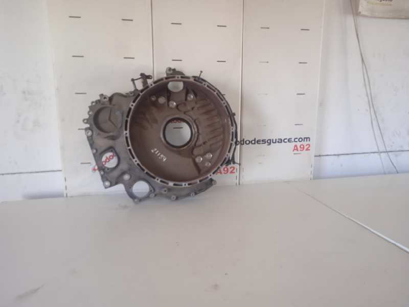 TAPA DISTRIBUCION MERCEDES ACTROS BM 963.XXX 3-ACHSER 25XX 6x2 OM473 SZM L BigSpace   |   05.13 - ...
