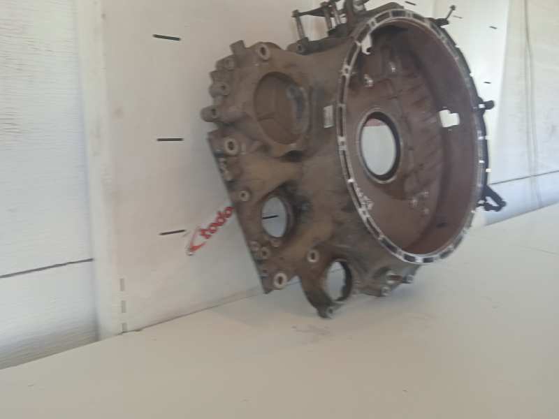 TAPA DISTRIBUCION MERCEDES ACTROS BM 963.XXX 3-ACHSER 25XX 6x2 OM473 SZM L BigSpace   |   05.13 - ...