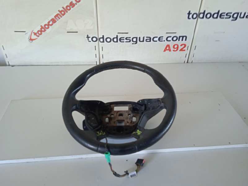 VOLANTE FORD FOCUS LIM. (CB8) Titanium   |   07.10 - 12.15