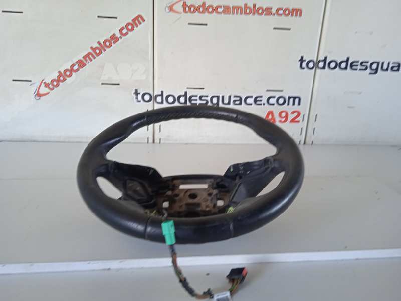 VOLANTE FORD FOCUS LIM. (CB8) Titanium   |   07.10 - 12.15