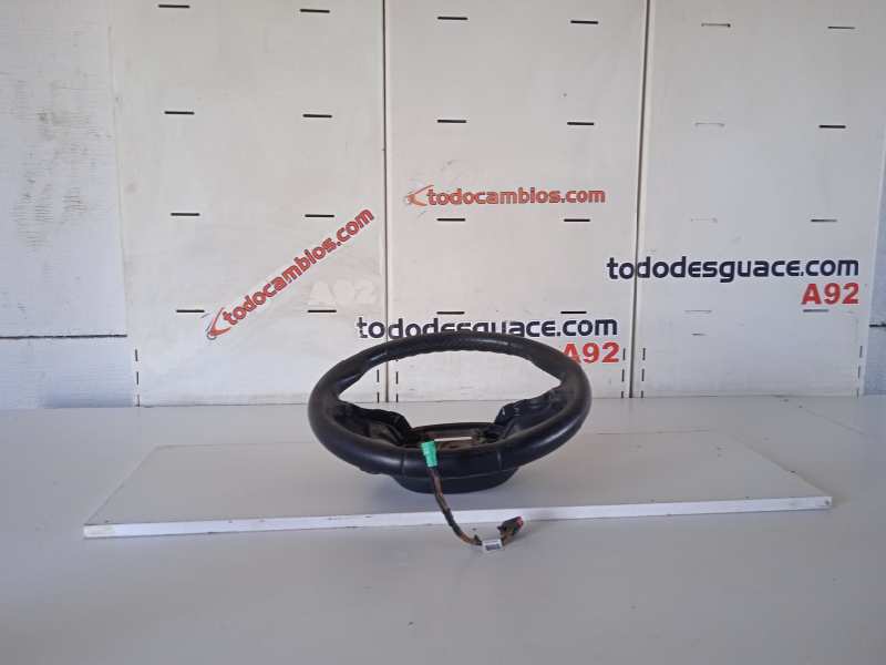 VOLANTE FORD FOCUS LIM. (CB8) Titanium   |   07.10 - 12.15