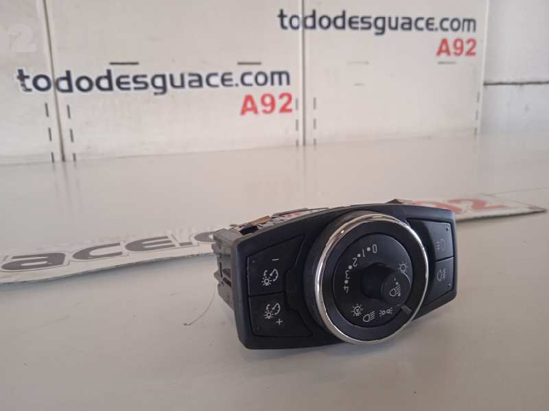 MANDO LUCES FORD FOCUS LIM. (CB8) Titanium   |   07.10 - 12.15
