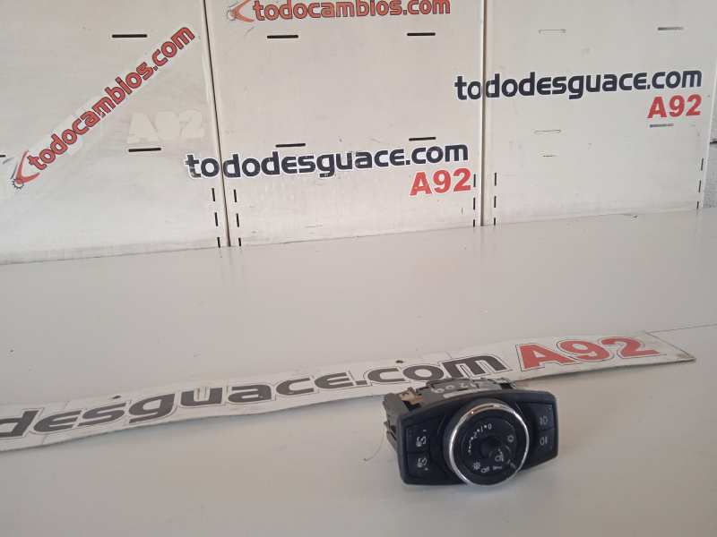 MANDO LUCES FORD FOCUS LIM. (CB8) Titanium   |   07.10 - 12.15